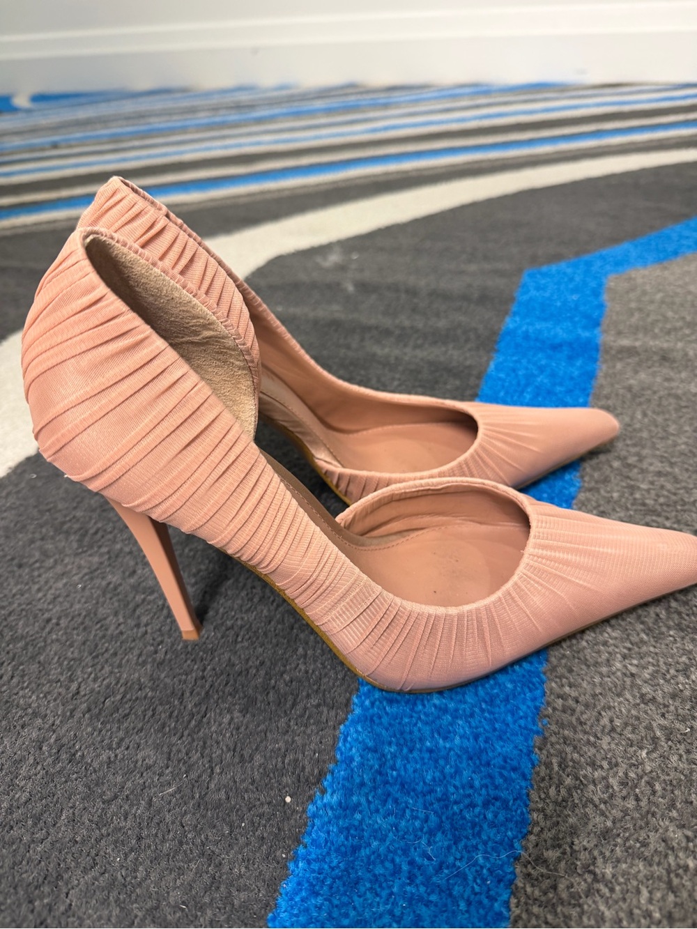 Women’s nude Pointed-Toe Stiletto Pumps